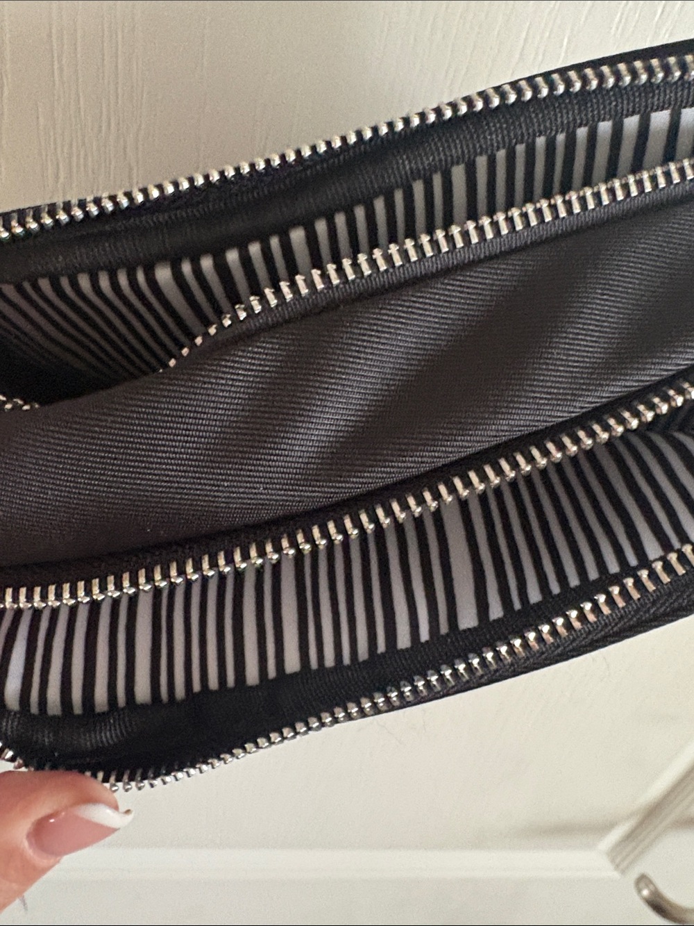 NWT BRIGHTON Love Black Crossbody Bag - Picture 6 of 8